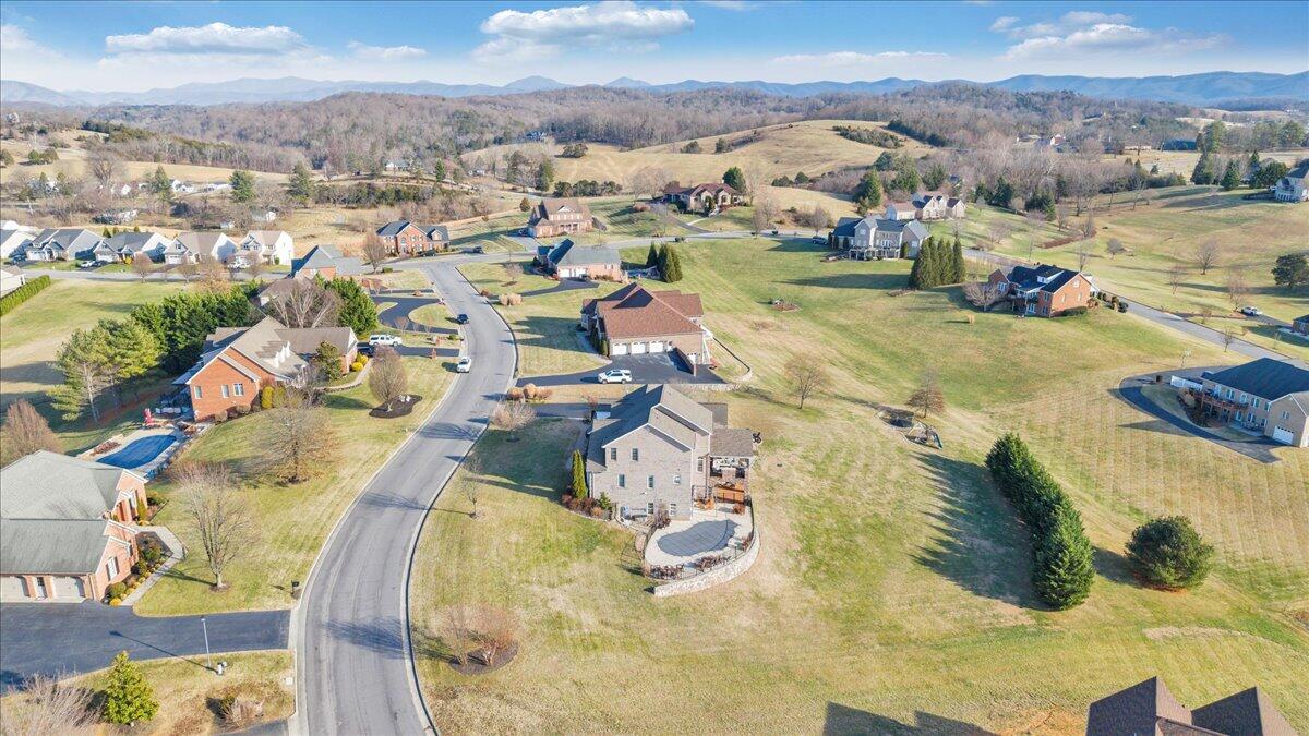 574 Frontier Way Fincastle, VA 24090 - Photo 93 of 104 098-DJI_20260102155755_0005_D
