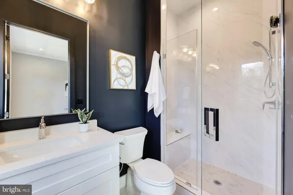 $2,050,000 | 125 Casmar Street Southeast, Vienna, VA 22180