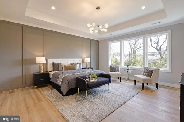 $2,050,000 | 125 Casmar Street Southeast, Vienna, VA 22180