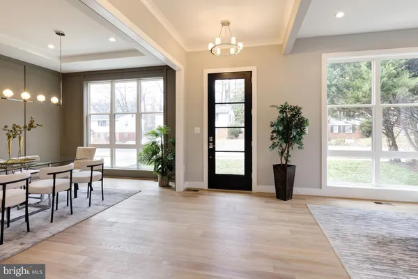 $2,050,000 | 125 Casmar Street Southeast, Vienna, VA 22180