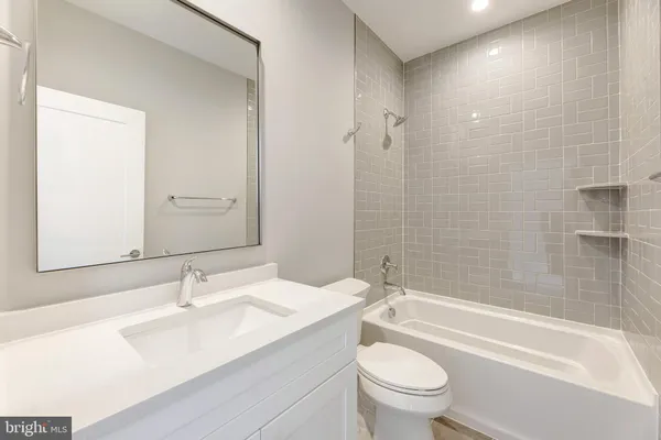 $2,050,000 | 125 Casmar Street Southeast, Vienna, VA 22180