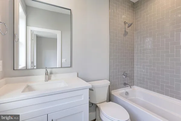 $2,050,000 | 125 Casmar Street Southeast, Vienna, VA 22180
