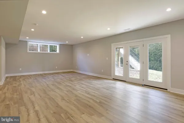 $2,050,000 | 125 Casmar Street Southeast, Vienna, VA 22180