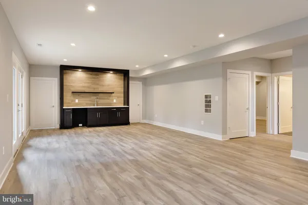 $2,050,000 | 125 Casmar Street Southeast, Vienna, VA 22180