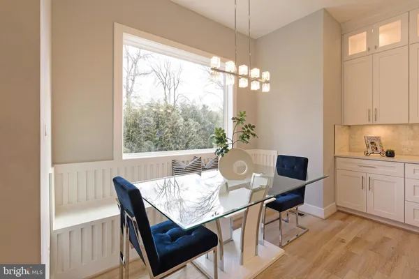 $2,050,000 | 125 Casmar Street Southeast, Vienna, VA 22180