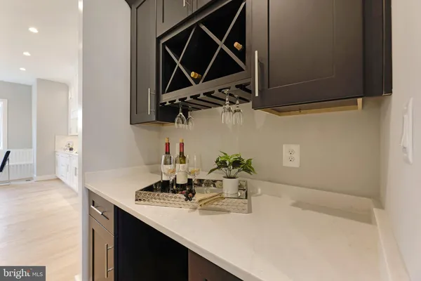 $2,050,000 | 125 Casmar Street Southeast, Vienna, VA 22180