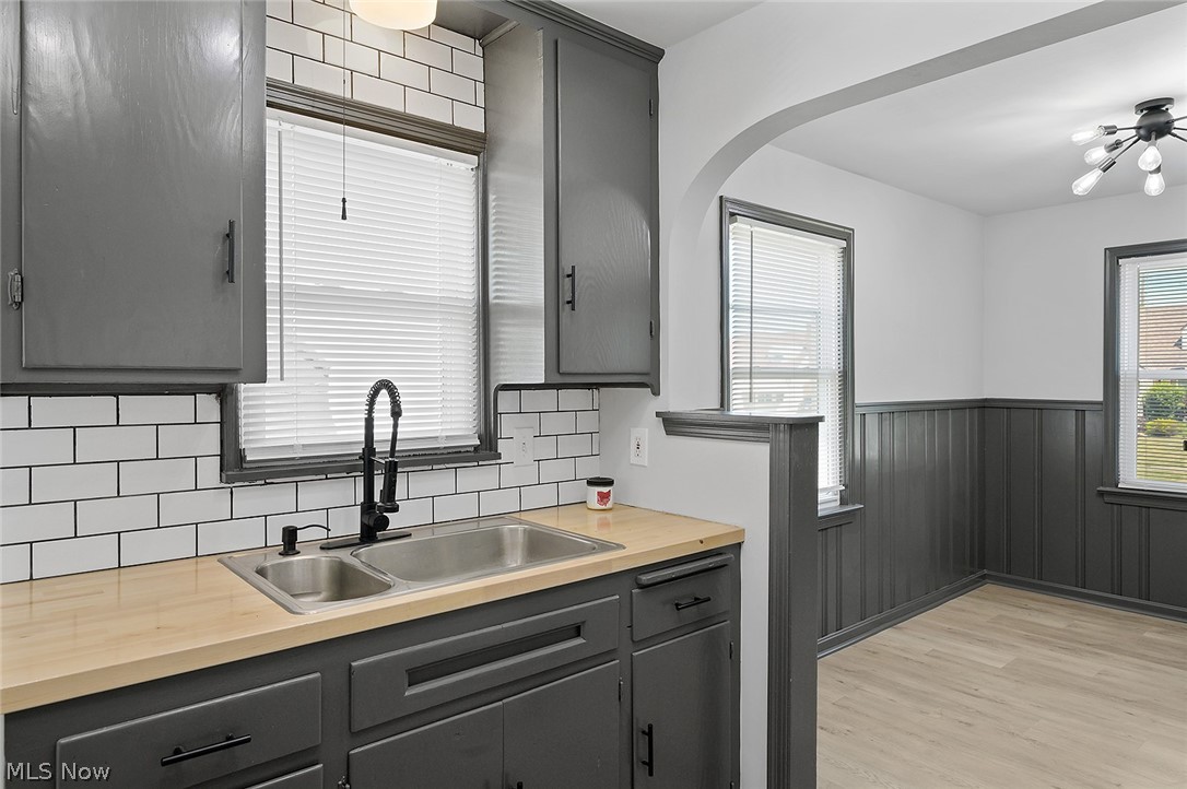 4242 Wilmington Road Cleveland, OH 44121 - Photo 7 of 22 Gallery Image 7