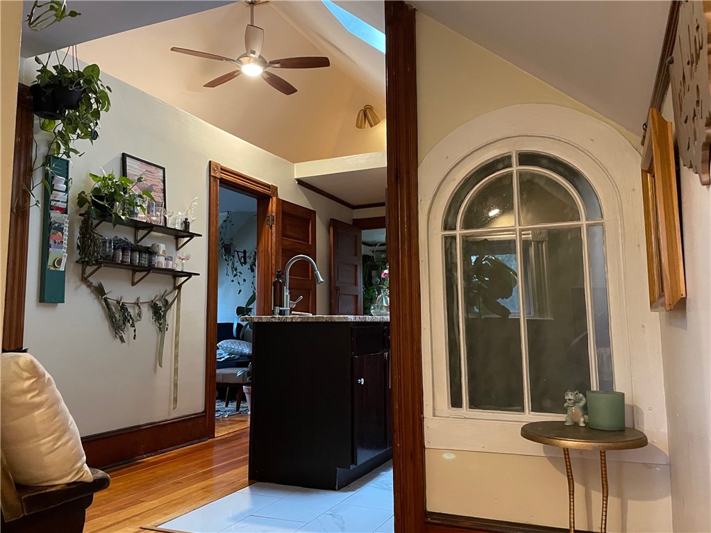121 Rutherglen Avenue Providence, RI 02907 - Photo 1 of 20