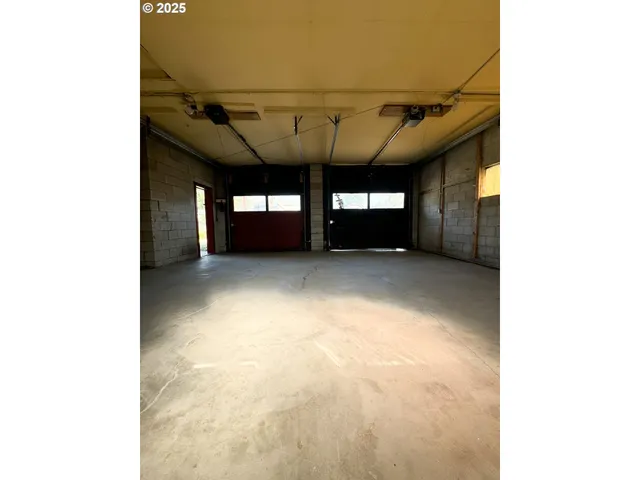 a view of a livingroom with a fireplace