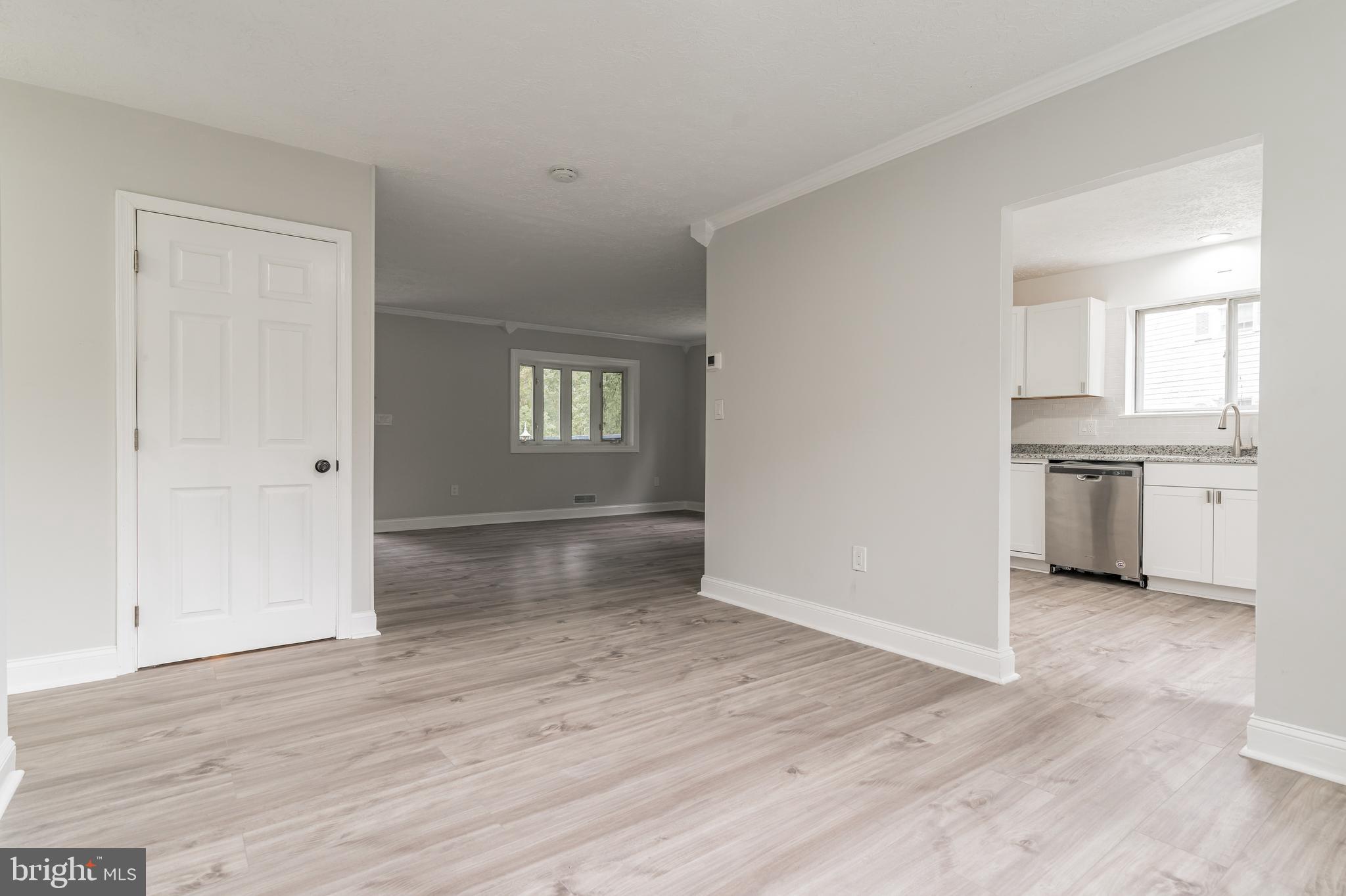 1529 Adamsview Road Catonsville, MD 21228 - Photo 4 of 30