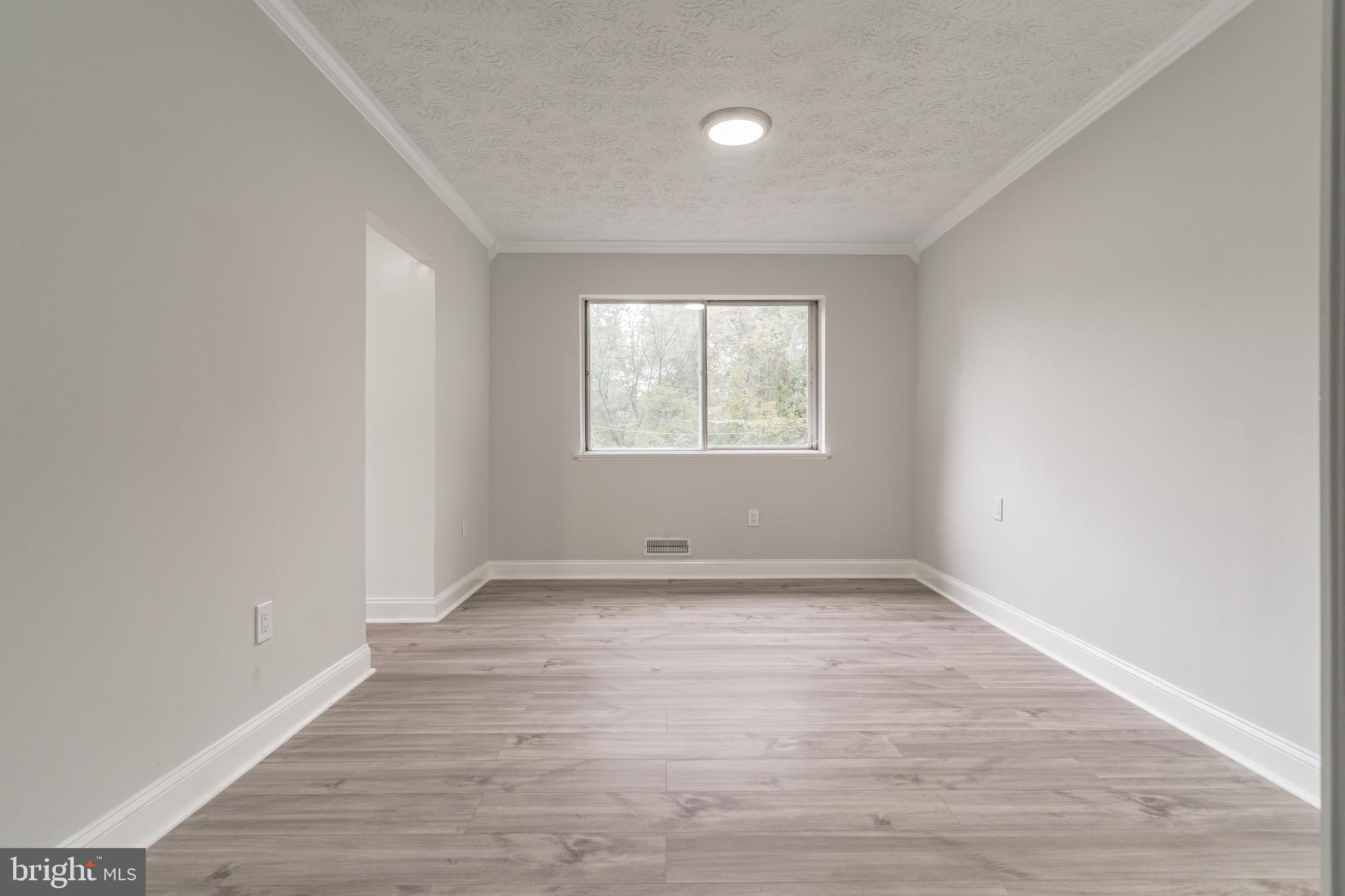 1529 Adamsview Road Catonsville, MD 21228 - Photo 9 of 30