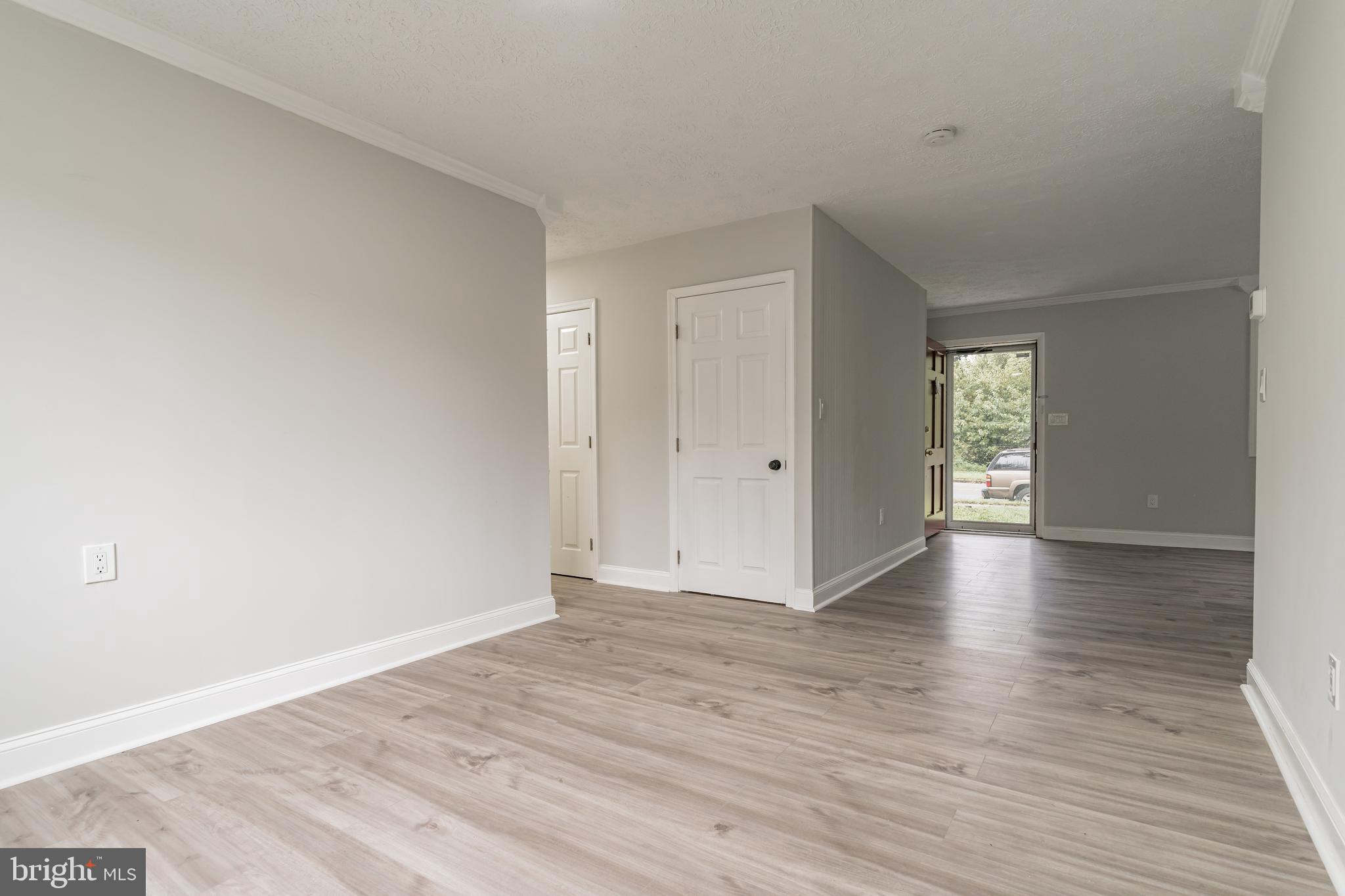1529 Adamsview Road Catonsville, MD 21228 - Photo 10 of 30