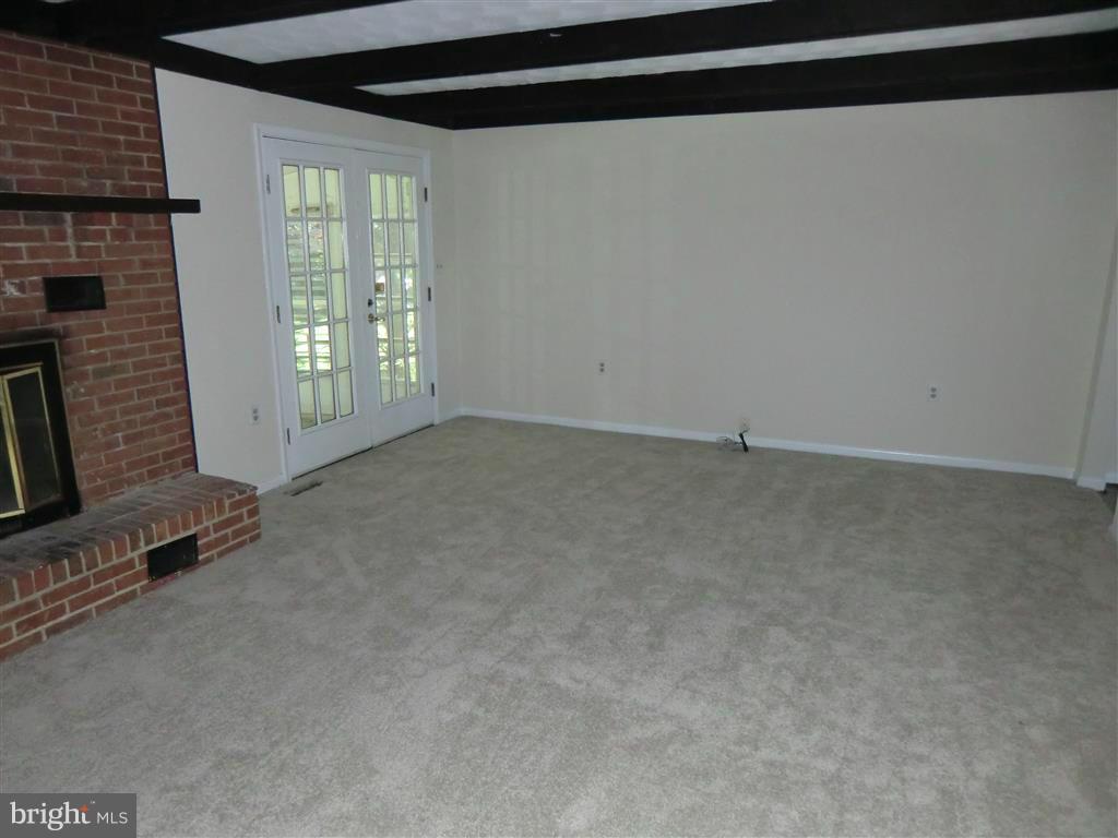 13040 Prices Distillery Road Clarksburg, MD 20871 - Photo 7 of 30 Family Room