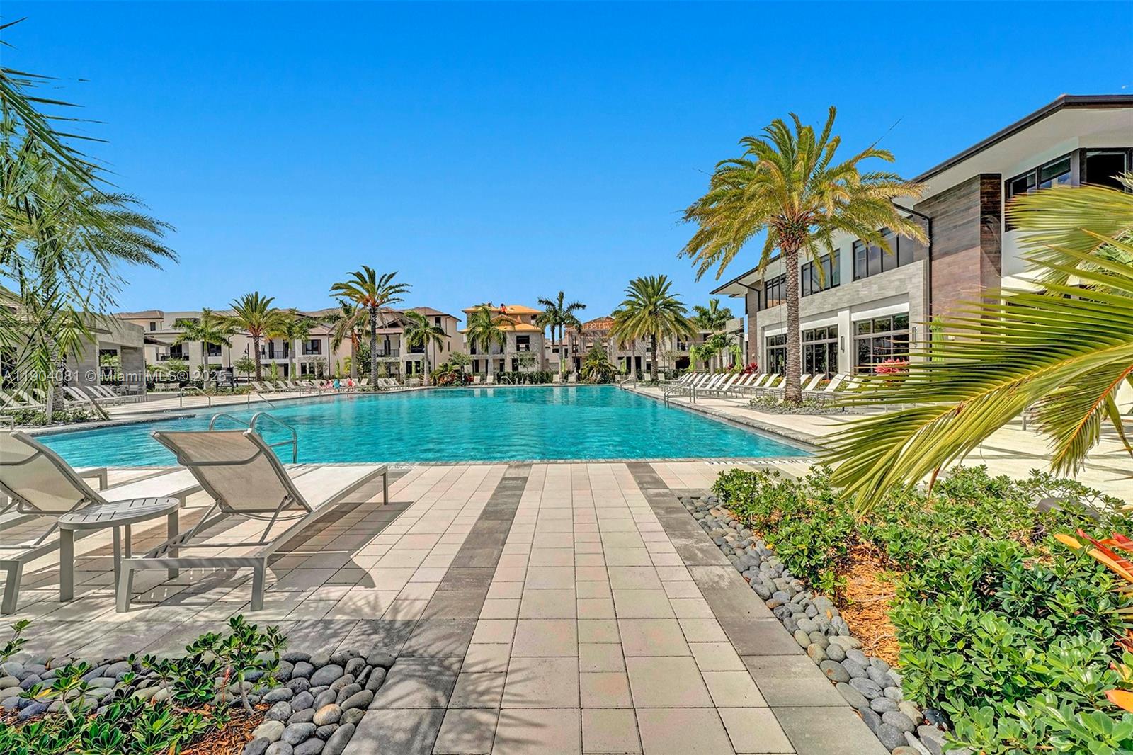 4614 Northwest 83rd Path Doral, FL 33166 - Photo 2 of 49