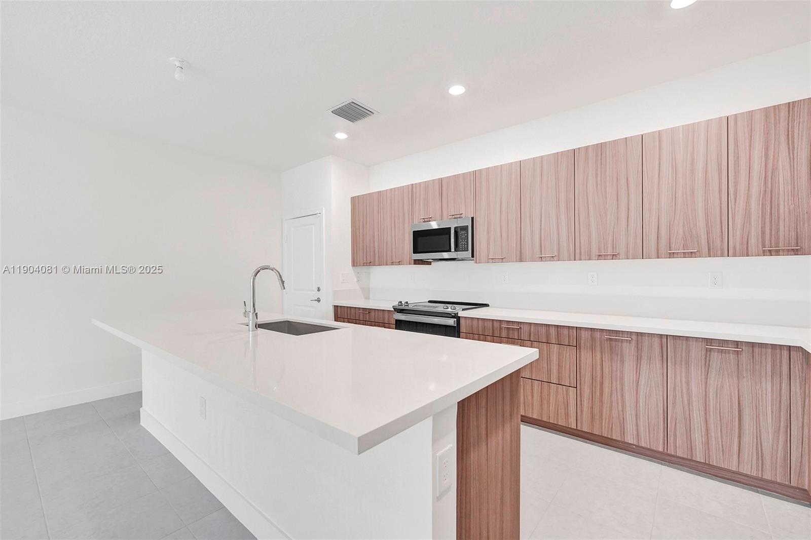 4614 Northwest 83rd Path Doral, FL 33166 - Photo 22 of 49