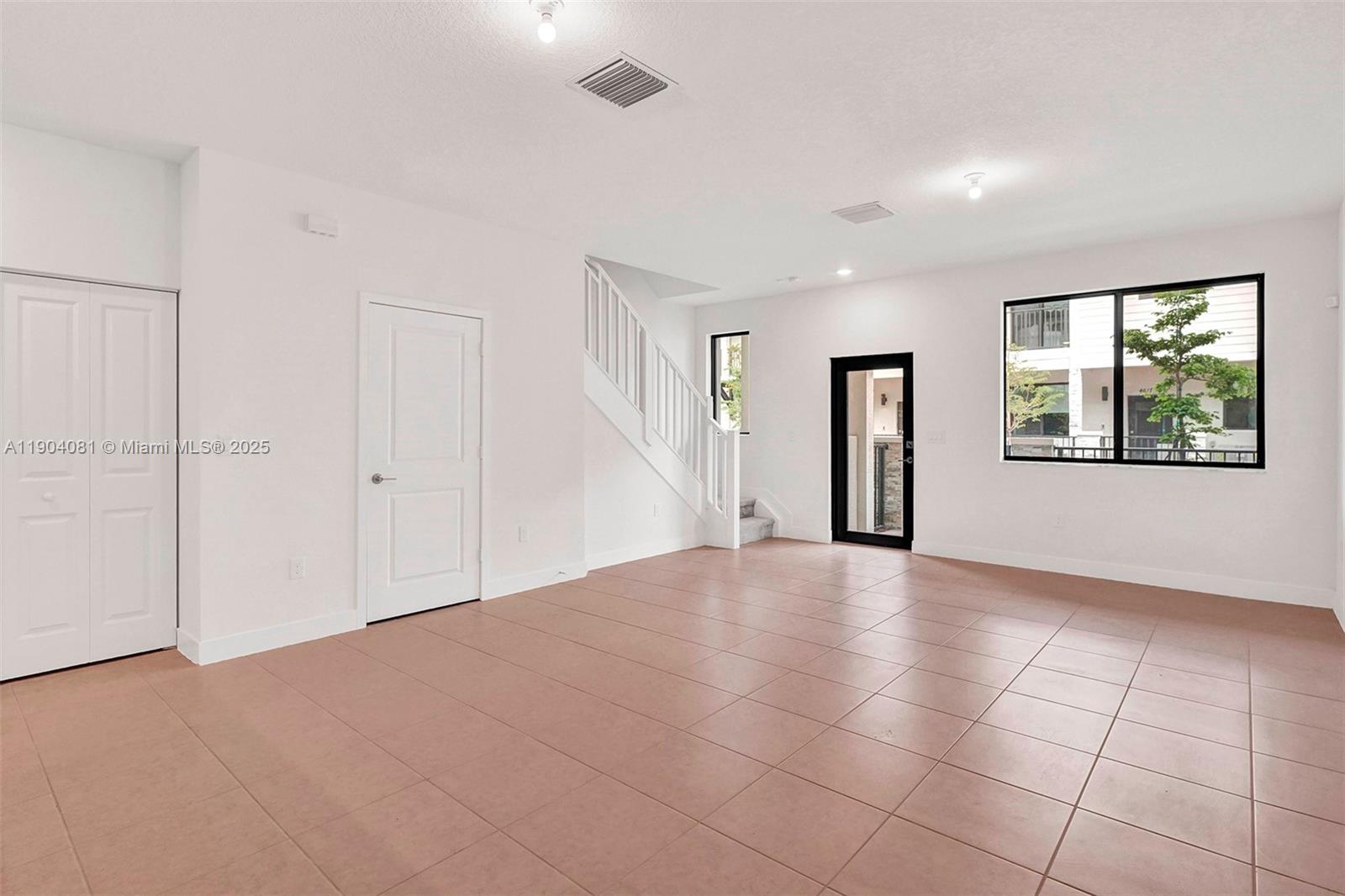 4614 Northwest 83rd Path Doral, FL 33166 - Photo 26 of 49