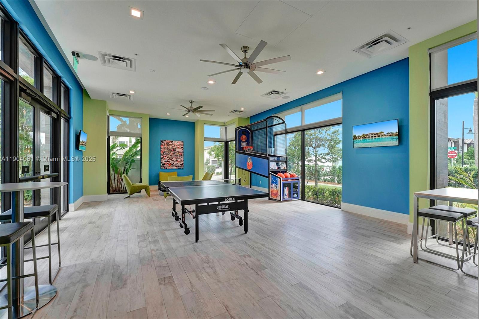 4614 Northwest 83rd Path Doral, FL 33166 - Photo 6 of 49