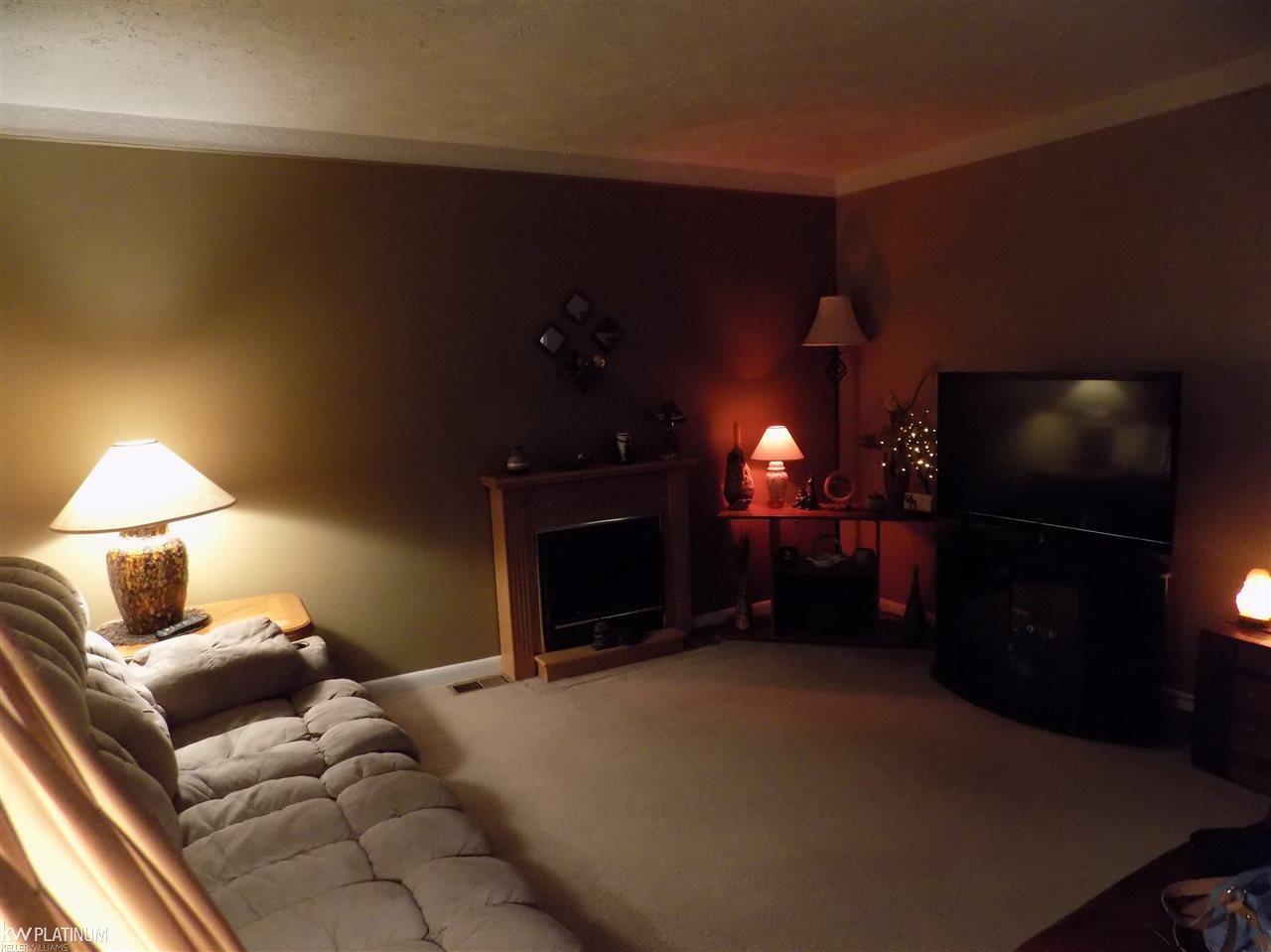 51156 Fairchild Road New Baltimore, MI 48051 - Photo 10 of 32 31341885-9.JPG