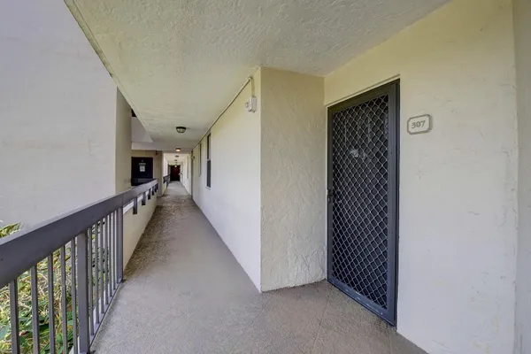 $2,750 | 950 Lavers Circle, Unit F307, Delray Beach, FL 33444
