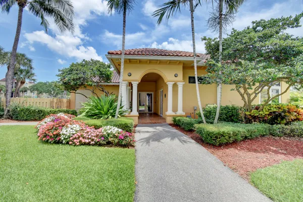 $2,750 | 950 Lavers Circle, Unit F307, Delray Beach, FL 33444