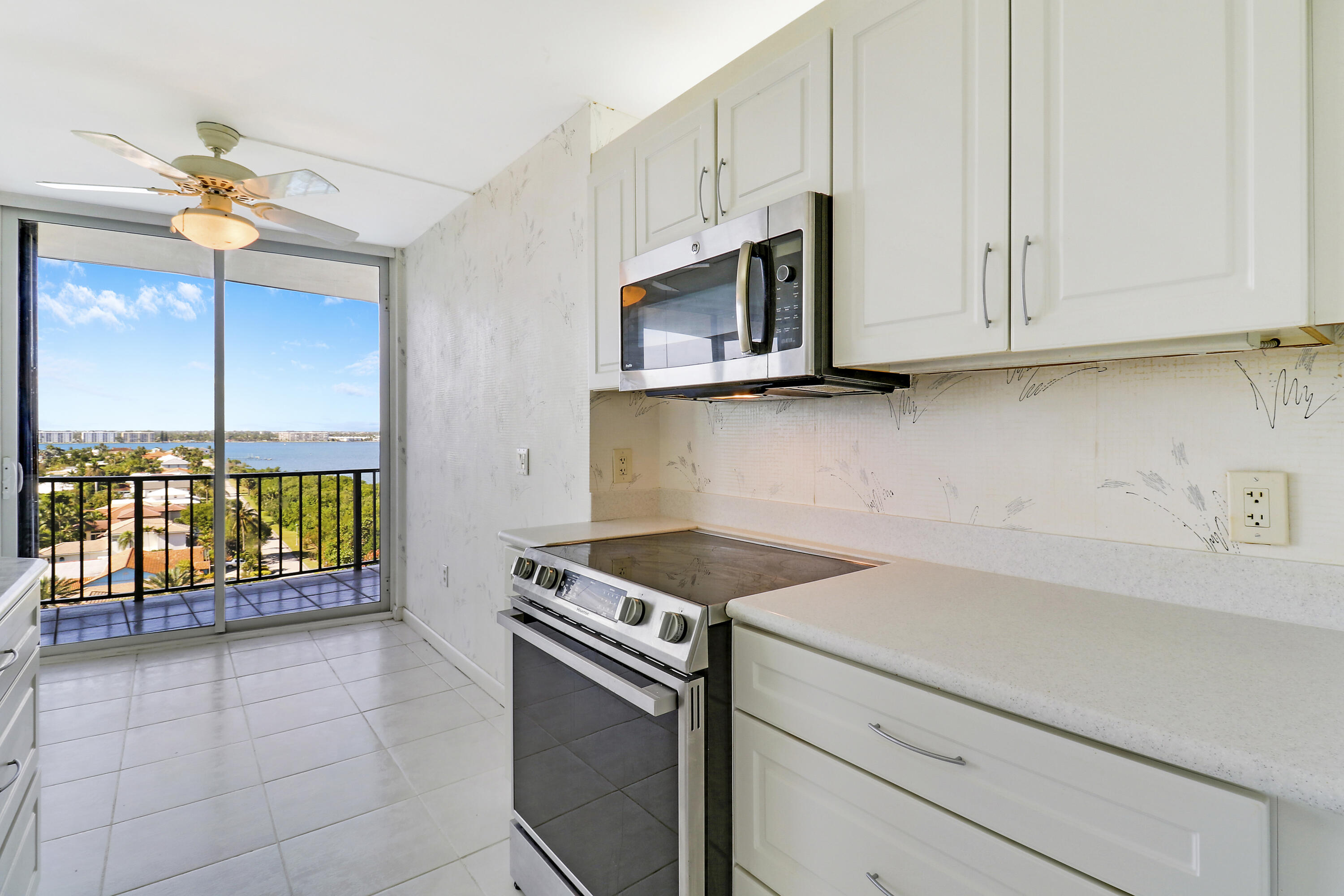 4200 North Ocean Drive, Unit 21005 Riviera Beach, FL 33404 - Photo 35 of 54 House1-21