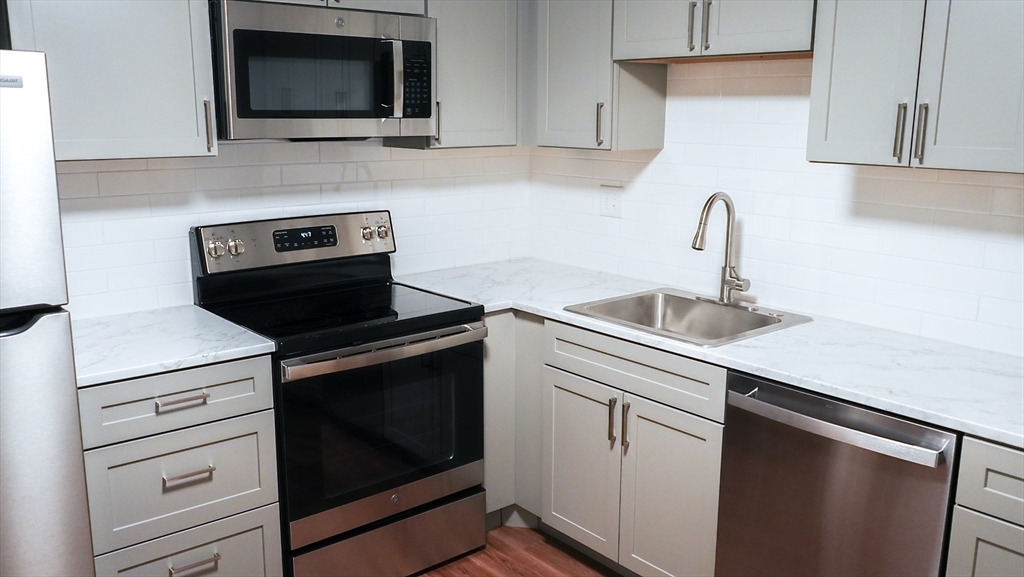 1321 Worcester Road, Unit 501 Framingham, MA 01701 - Photo 4 of 17