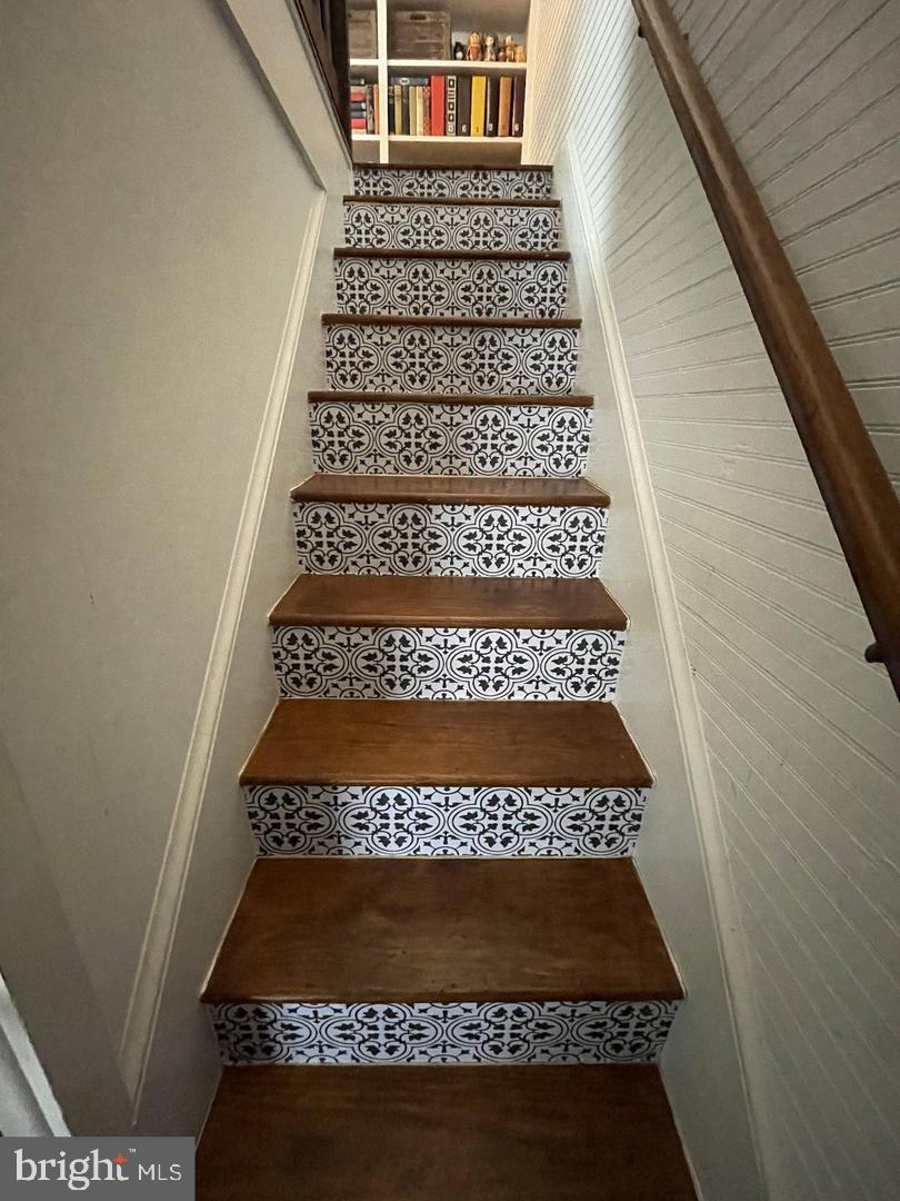 17648 Canby Road Leesburg, VA 20175 - Photo 9 of 12 a view of entryway