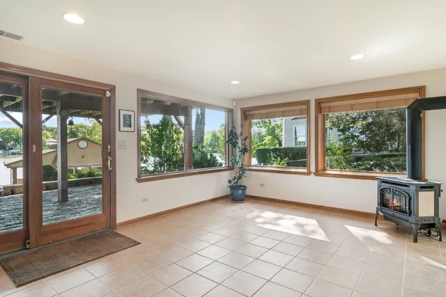 $825,000 | 24013 North Forest Drive, Lake Zurich, IL 60047