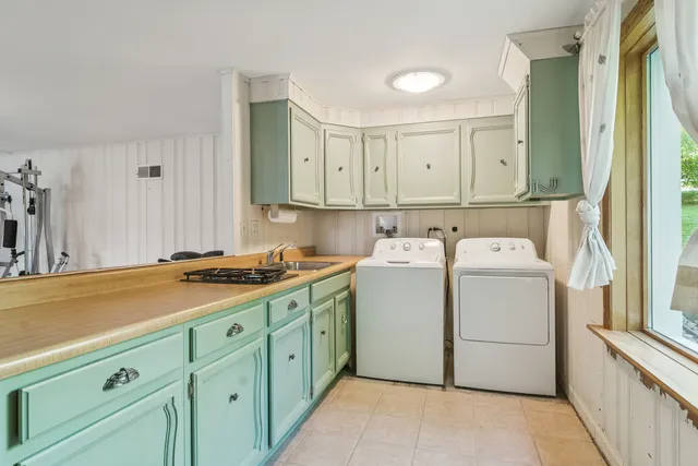 $825,000 | 24013 North Forest Drive, Lake Zurich, IL 60047