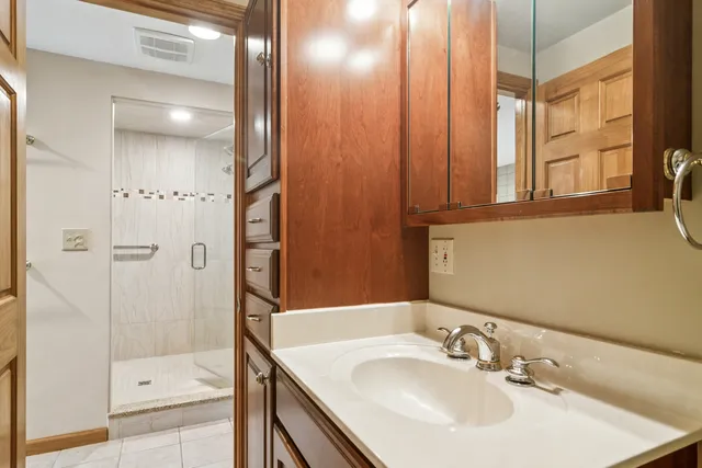 $825,000 | 24013 North Forest Drive, Lake Zurich, IL 60047