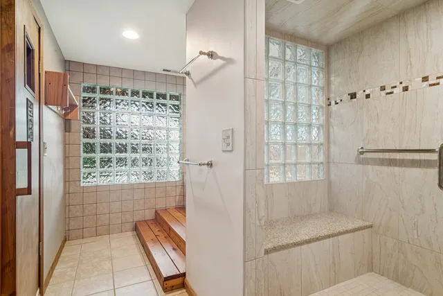 $825,000 | 24013 North Forest Drive, Lake Zurich, IL 60047