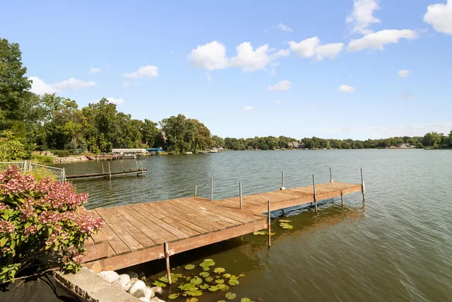 $825,000 | 24013 North Forest Drive, Lake Zurich, IL 60047