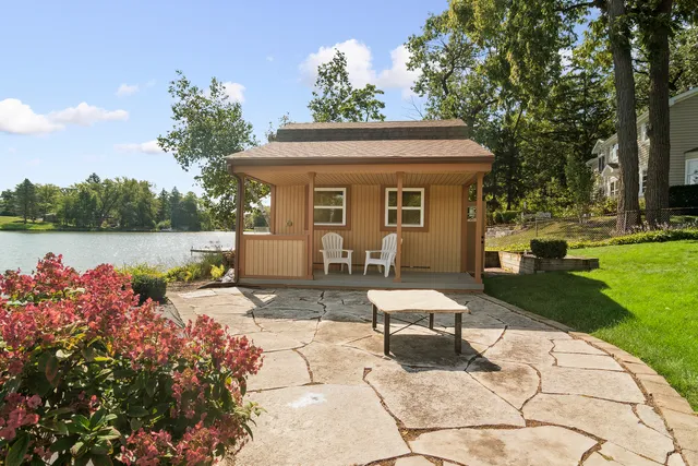 $825,000 | 24013 North Forest Drive, Lake Zurich, IL 60047