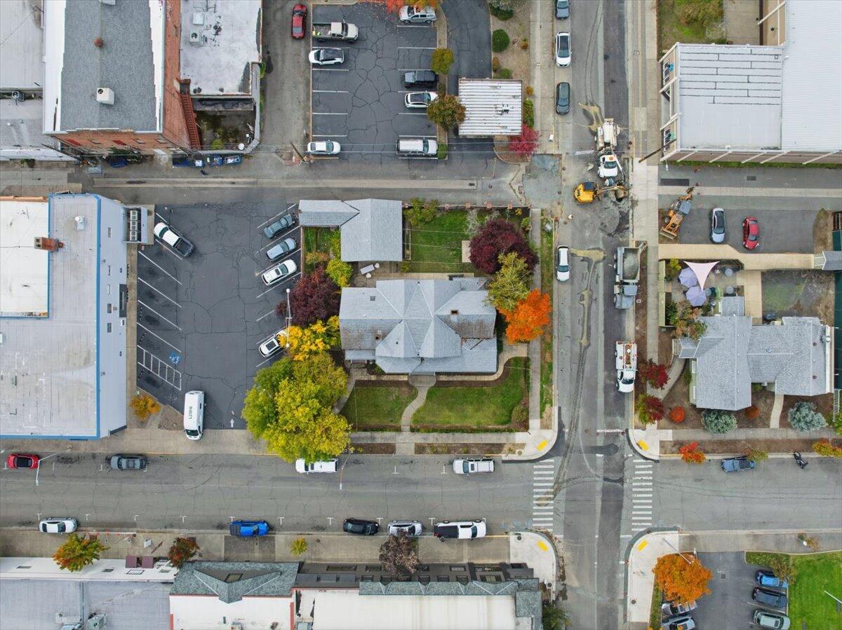 139 Southwest I Street Grants Pass, OR 97526 - Photo 42 of 47 an aerial view of residential houses with outdoor space