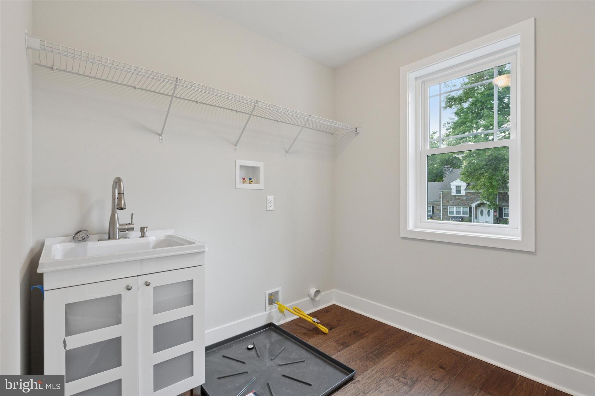 721 Walden Road Cheltenham, PA 19012 - Photo 22 of 25 a room with a bed and a window