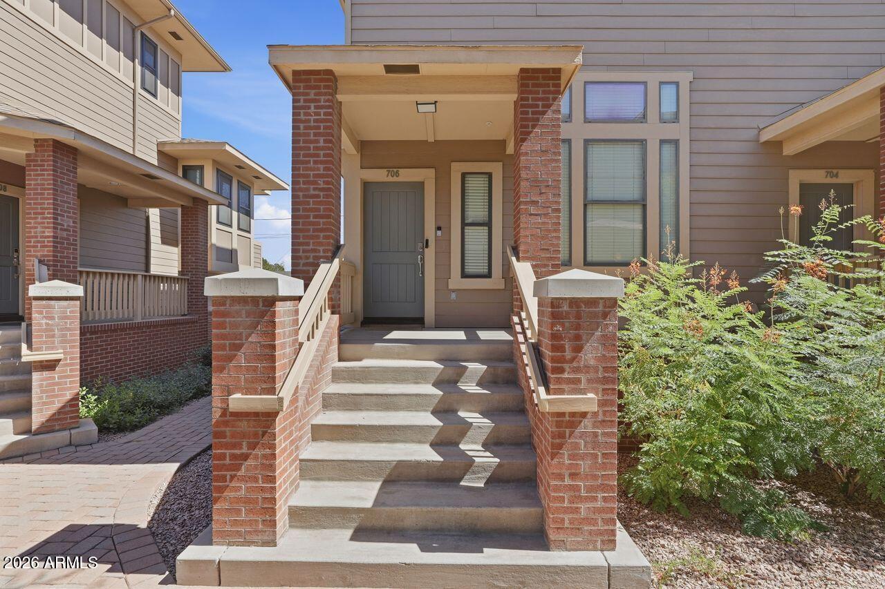 706 South Beck Avenue Tempe, AZ 85281 - Photo 1 of 13 001_ListerPros
