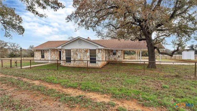 $399,000 | 2569 County Road 443, Waelder, TX 78959