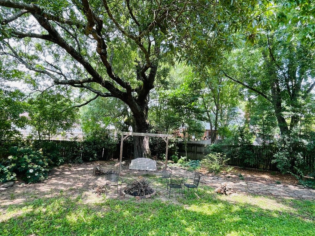106 Mindy Circle Collierville, TN 38017 - Photo 23 of 25 a backyard of a house with lots of green space