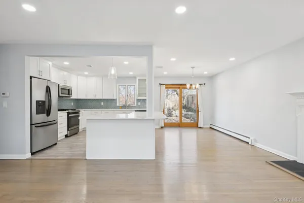 $725,000 | 159 Chestnut Circle, Northport, NY 11768