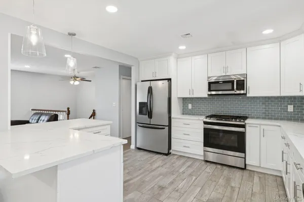 $725,000 | 159 Chestnut Circle, Northport, NY 11768