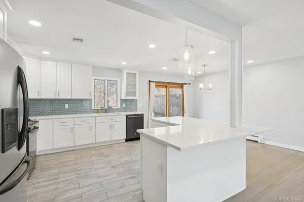 $725,000 | 159 Chestnut Circle, Northport, NY 11768