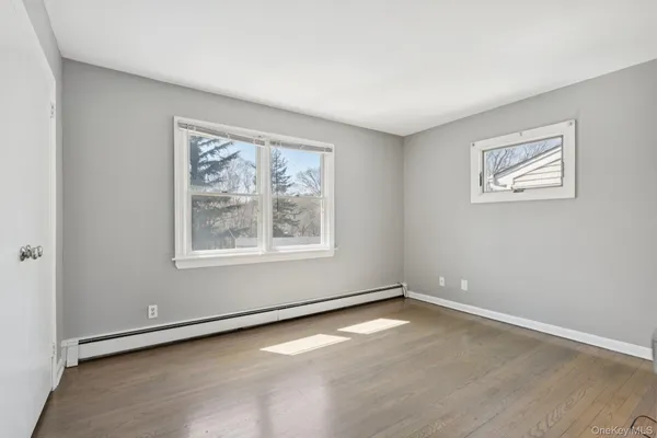 $725,000 | 159 Chestnut Circle, Northport, NY 11768