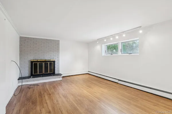 $725,000 | 159 Chestnut Circle, Northport, NY 11768