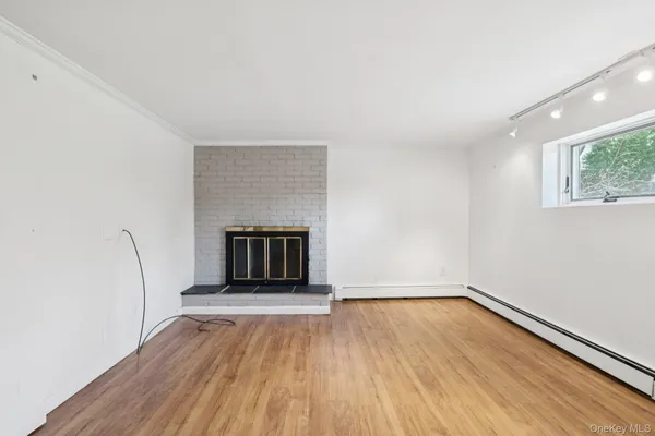 $725,000 | 159 Chestnut Circle, Northport, NY 11768