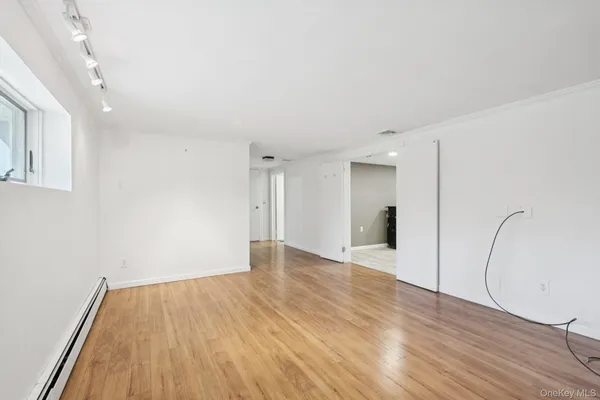 $725,000 | 159 Chestnut Circle, Northport, NY 11768