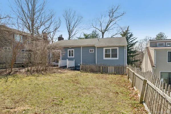 $725,000 | 159 Chestnut Circle, Northport, NY 11768