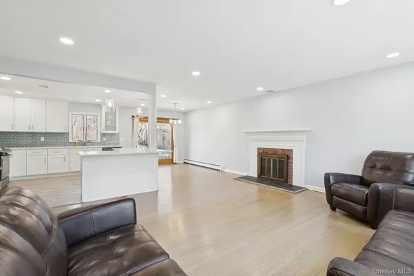 $725,000 | 159 Chestnut Circle, Northport, NY 11768