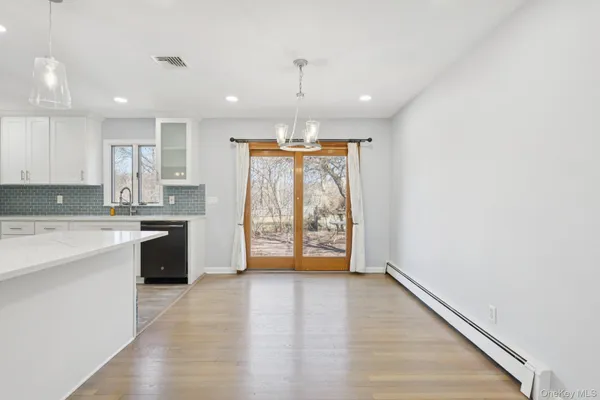 $725,000 | 159 Chestnut Circle, Northport, NY 11768