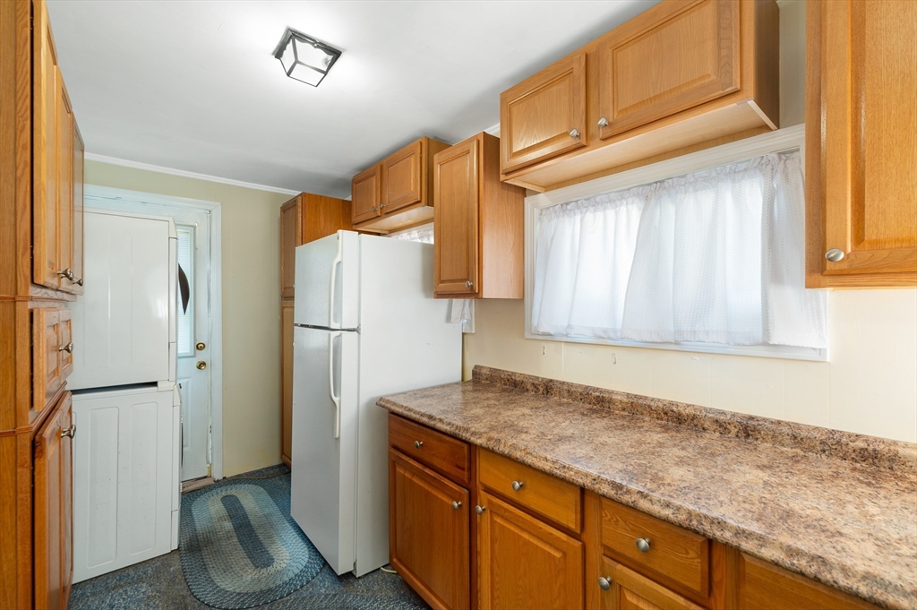 16 Laurent Road Salem, MA 01970 - Photo 13 of 34