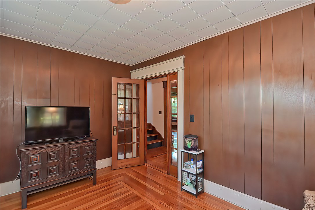 36 Mt Hope Avenue Providence, RI 02906 - Photo 13 of 38